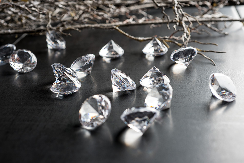 Tischdeko Streudeko Deko-Brillanten klar 29 mm in 100 ml Klarsichtbox Diamant 
